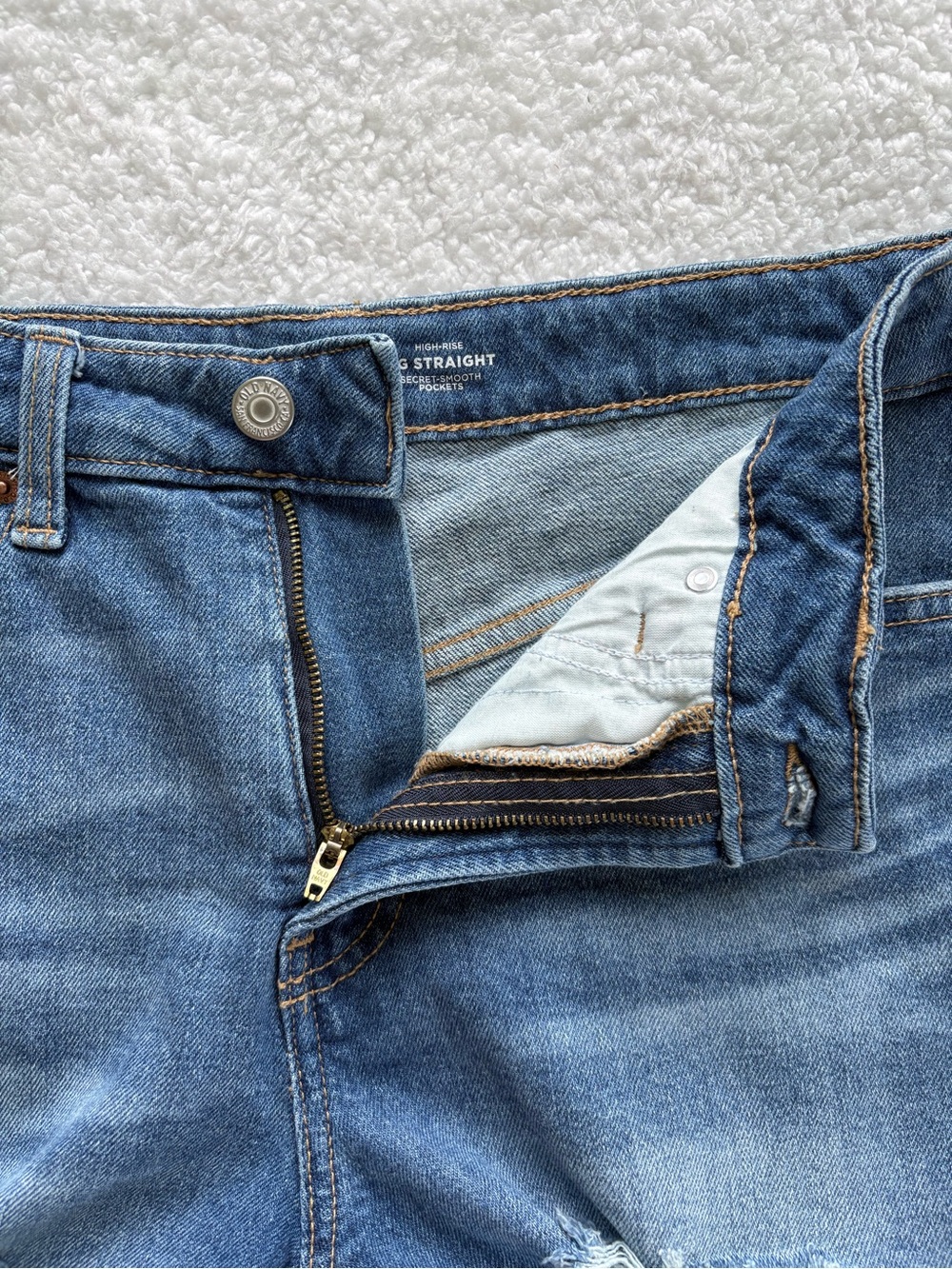 Old Navy High-Rise O.G. Straight Distressed Denim Shorts - Size 6 - Picture 8 of 14